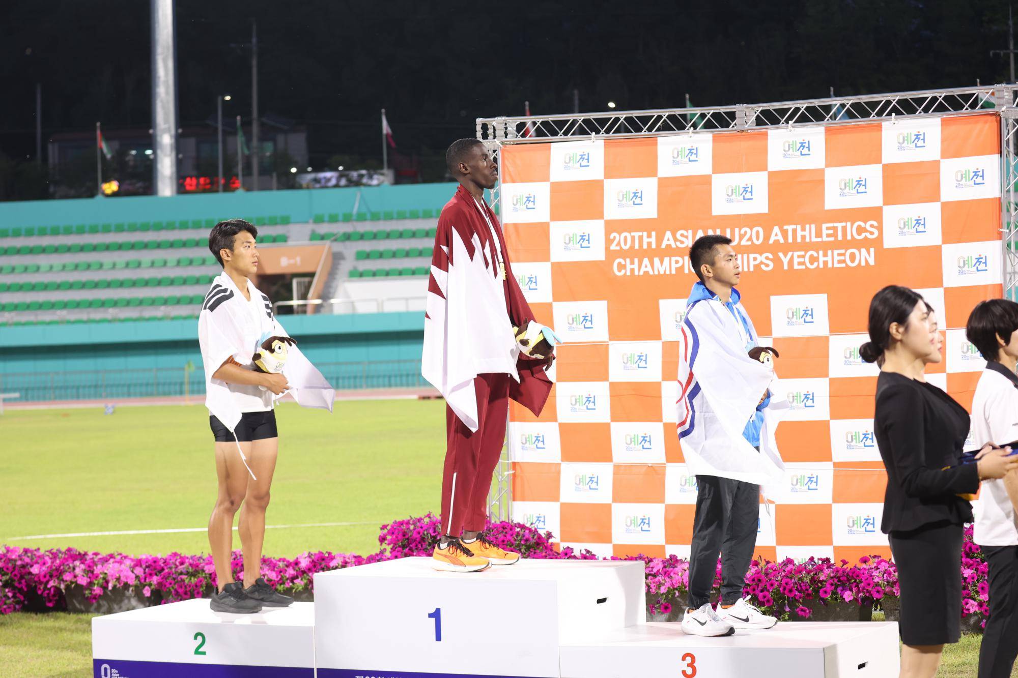 0604 Field photo of the AUC game 08