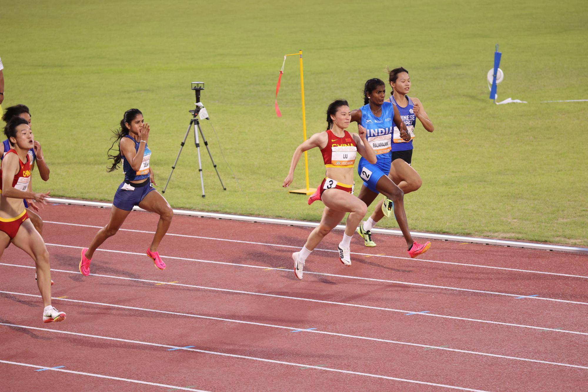 0605 Field photo of the AUC game 08