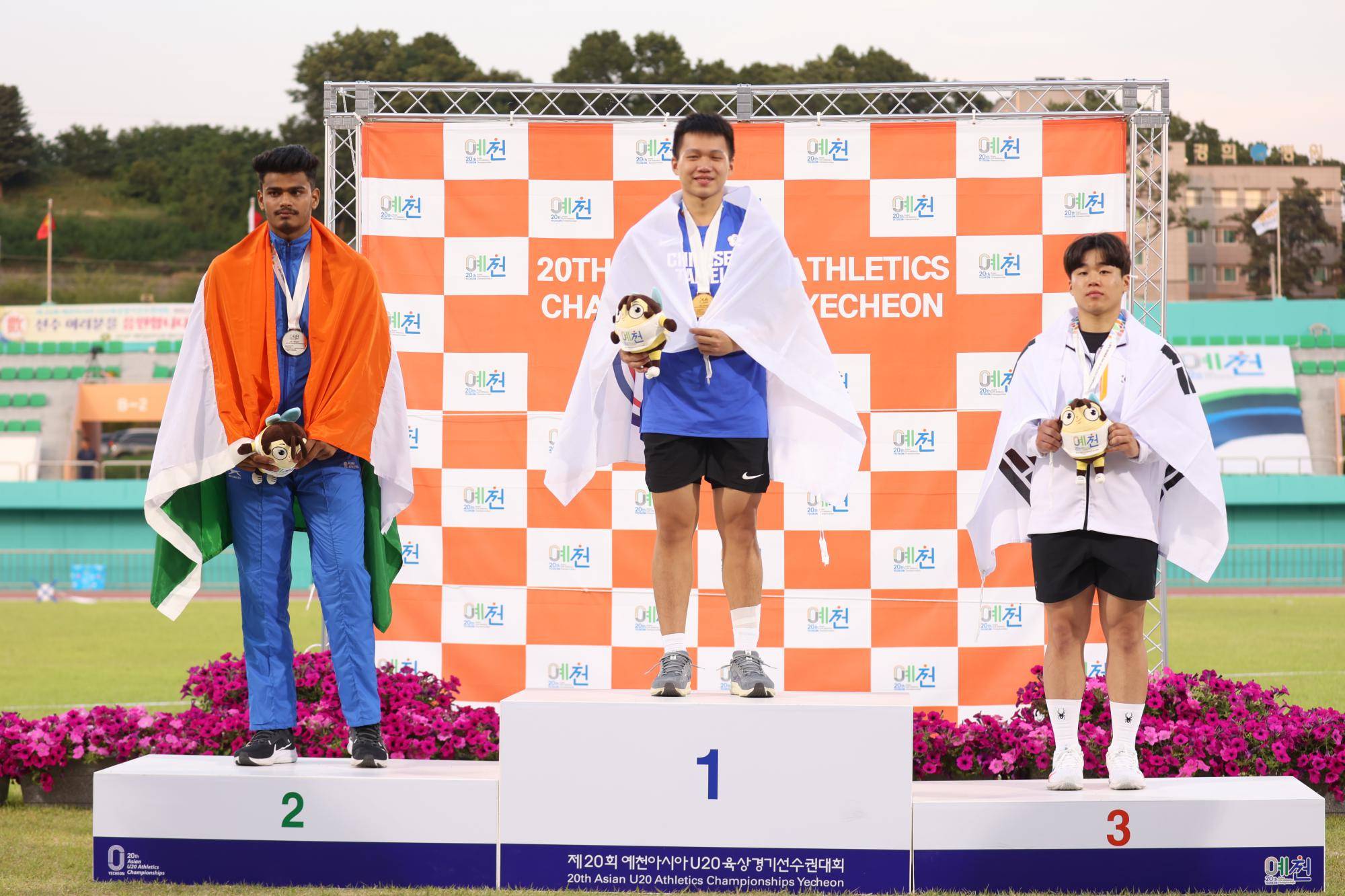 0605 Field photo of the AUC game 07